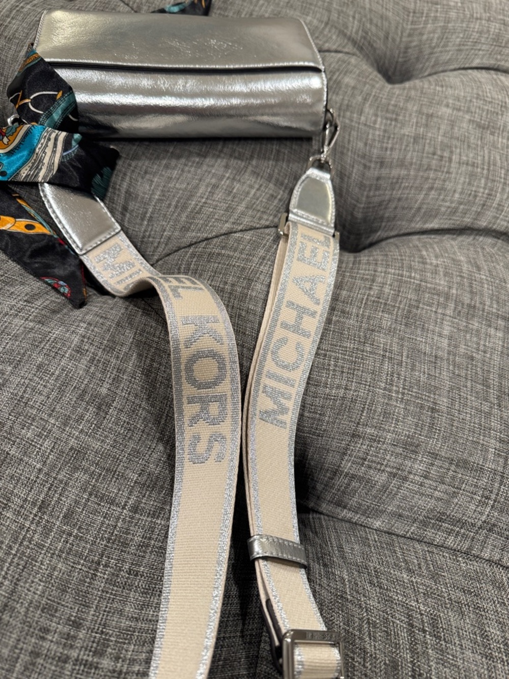 Michael Kors Jet Set Silver Metallic Leather Glitter Logo Strap Crossbody - Picture 10 of 17